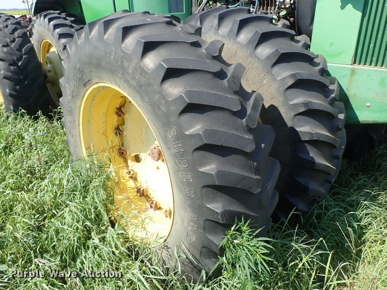 image for item DE5490 1981 John Deere 8640 4WD tractor