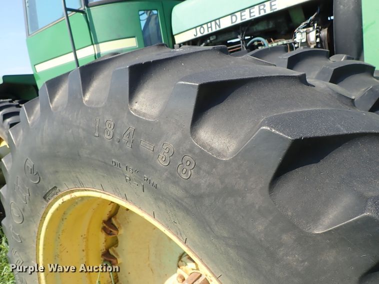 image for item DE5490 1981 John Deere 8640 4WD tractor