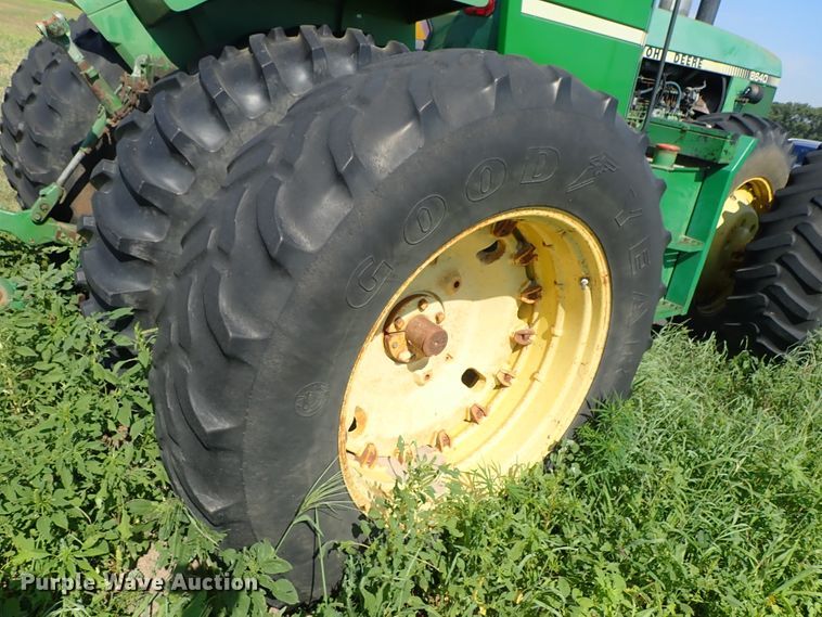 image for item DE5490 1981 John Deere 8640 4WD tractor