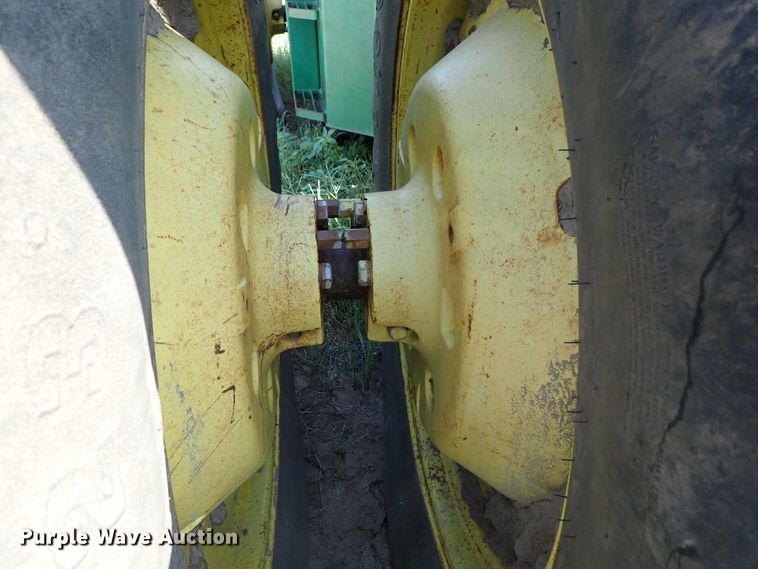 image for item DE5490 1981 John Deere 8640 4WD tractor