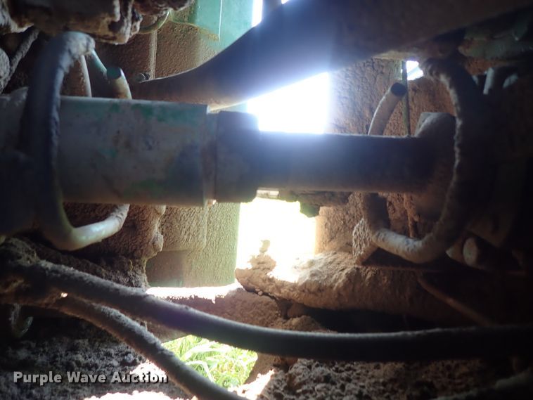 image for item DE5490 1981 John Deere 8640 4WD tractor