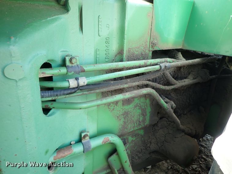 image for item DE5490 1981 John Deere 8640 4WD tractor