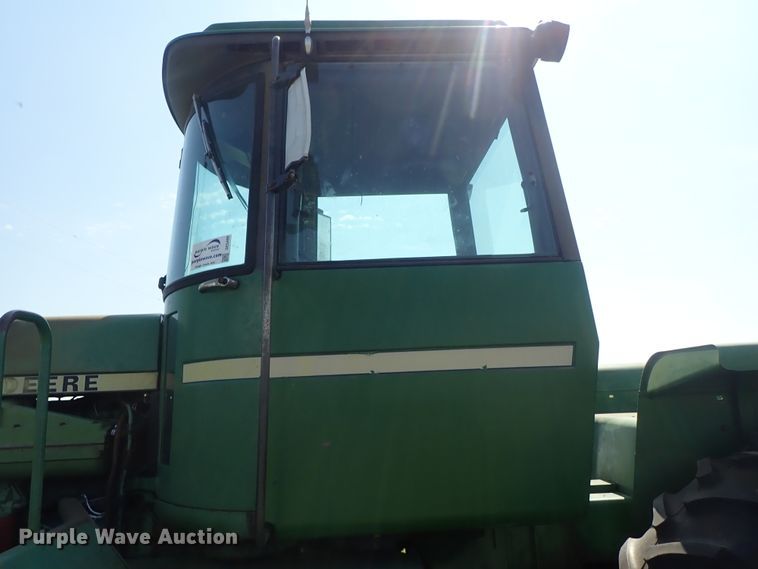 image for item DE5490 1981 John Deere 8640 4WD tractor