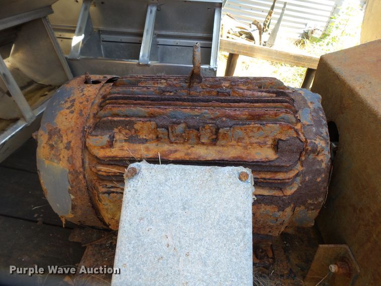 image for item DE7921 Adams fertilizer blender