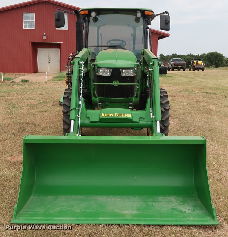 image for item DG4094 2017 John Deere 5075E MFWD tractor