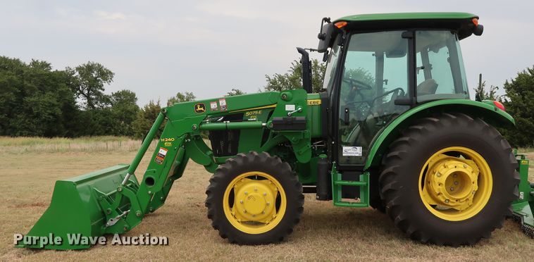 image for item DG4094 2017 John Deere 5075E MFWD tractor