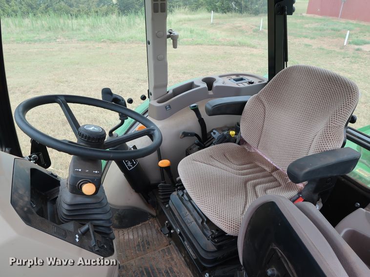 image for item DG4094 2017 John Deere 5075E MFWD tractor