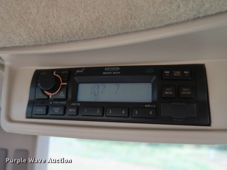 image for item DG4094 2017 John Deere 5075E MFWD tractor