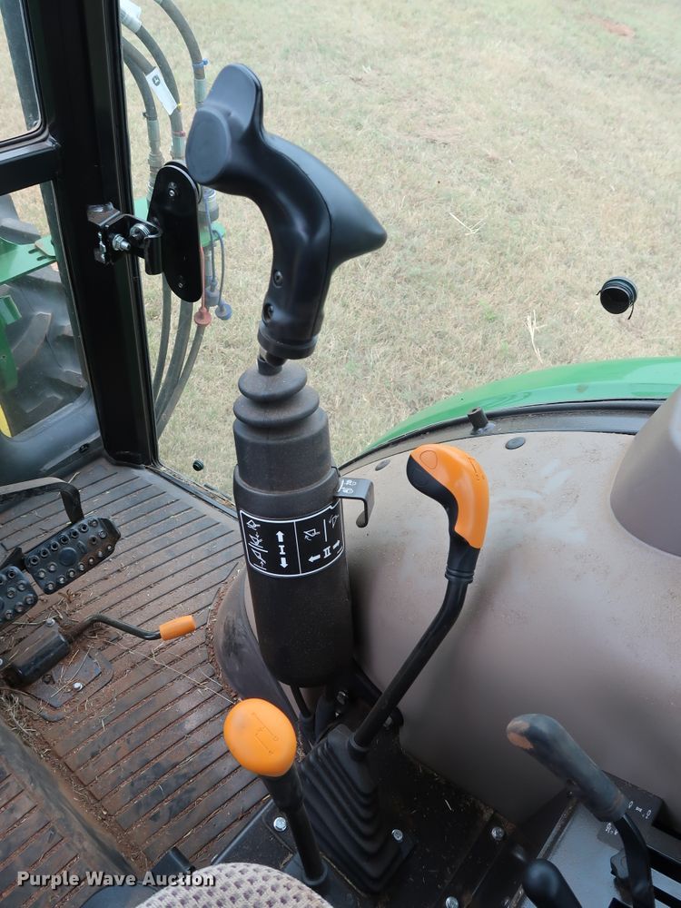 image for item DG4094 2017 John Deere 5075E MFWD tractor