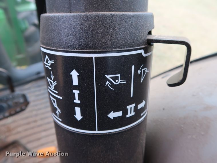 image for item DG4094 2017 John Deere 5075E MFWD tractor