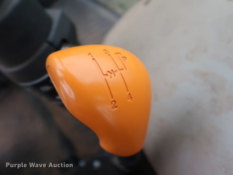 image for item DG4094 2017 John Deere 5075E MFWD tractor