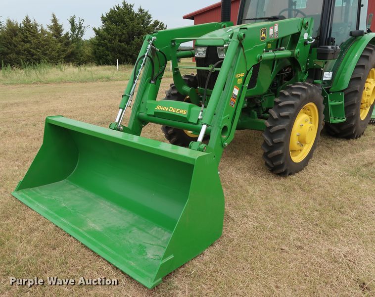 image for item DG4094 2017 John Deere 5075E MFWD tractor