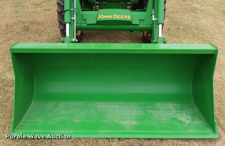 image for item DG4094 2017 John Deere 5075E MFWD tractor