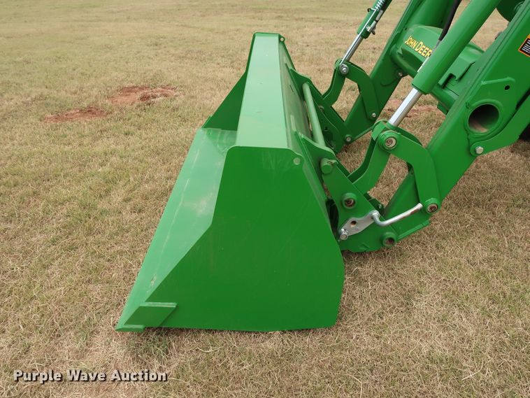 image for item DG4094 2017 John Deere 5075E MFWD tractor