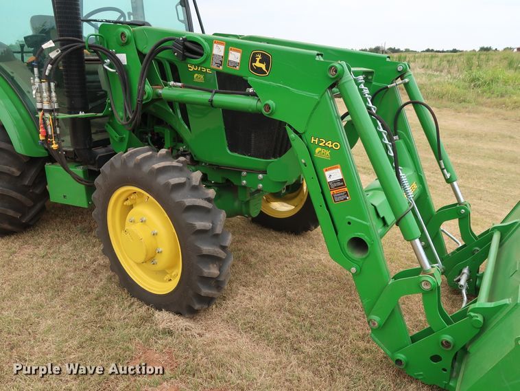 image for item DG4094 2017 John Deere 5075E MFWD tractor