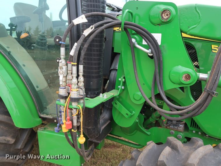 image for item DG4094 2017 John Deere 5075E MFWD tractor
