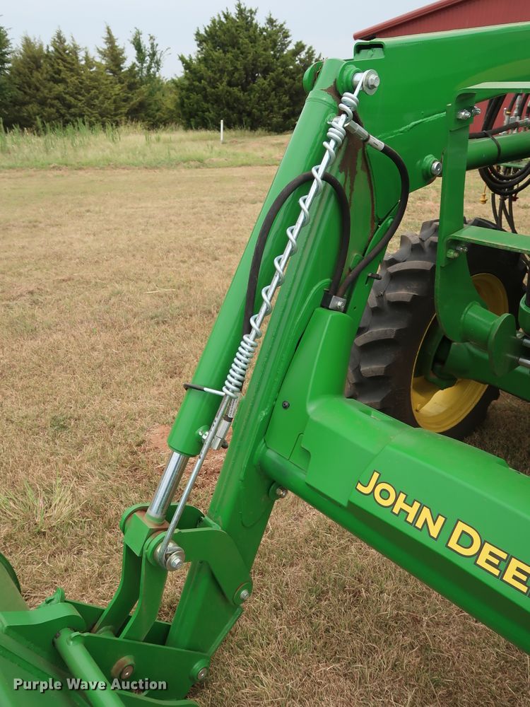 image for item DG4094 2017 John Deere 5075E MFWD tractor