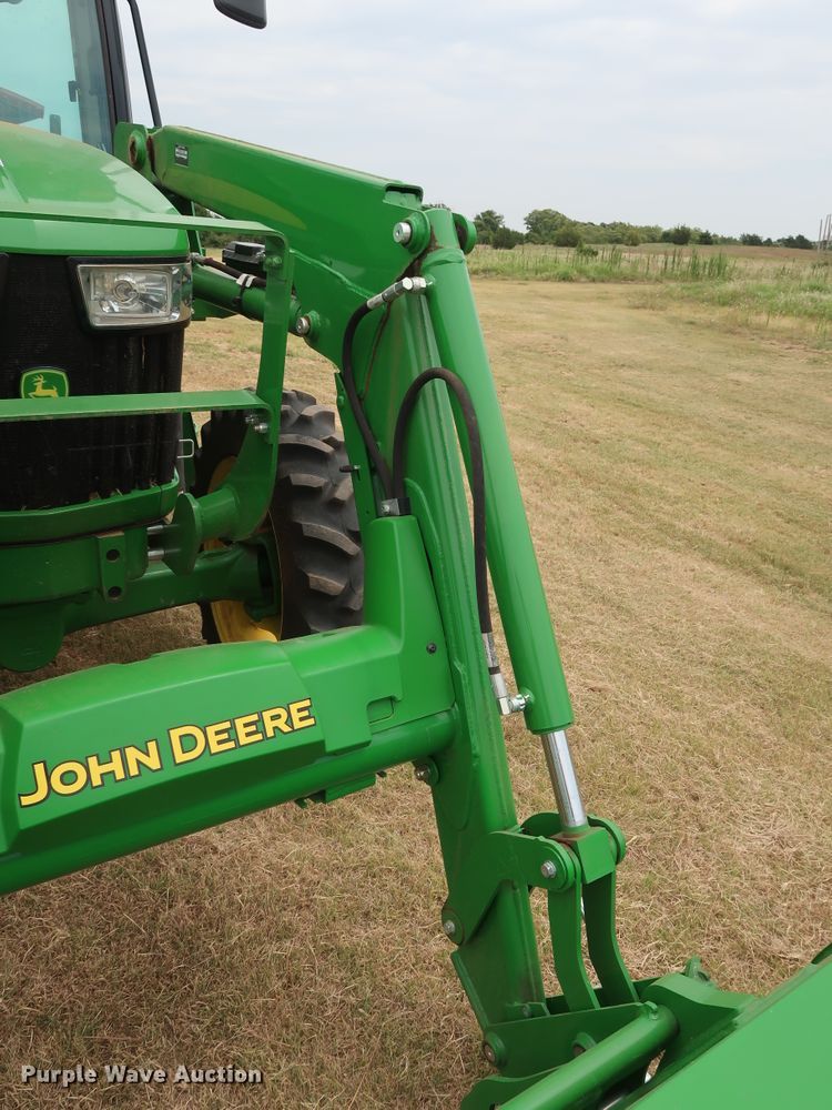 image for item DG4094 2017 John Deere 5075E MFWD tractor