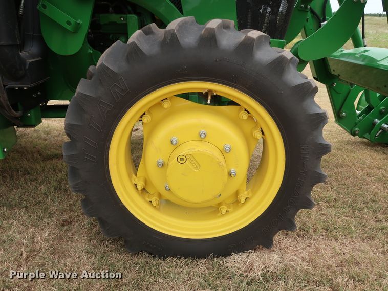 image for item DG4094 2017 John Deere 5075E MFWD tractor