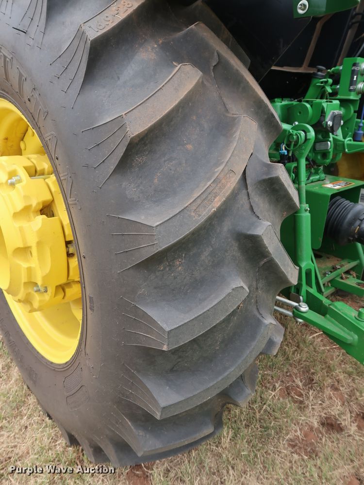 image for item DG4094 2017 John Deere 5075E MFWD tractor