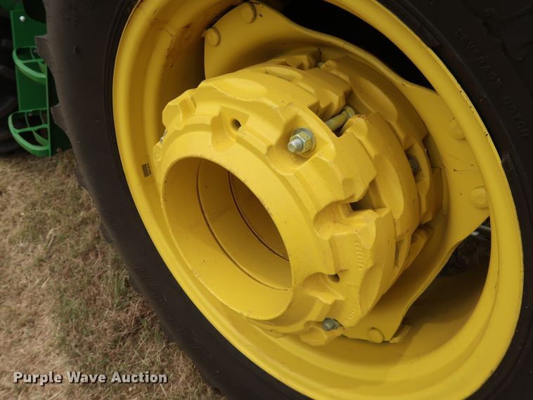 image for item DG4094 2017 John Deere 5075E MFWD tractor