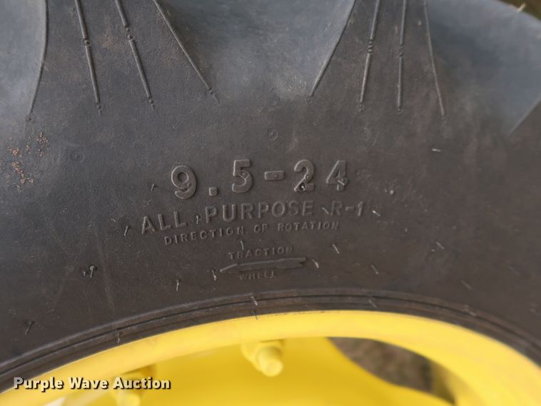 image for item DG4094 2017 John Deere 5075E MFWD tractor