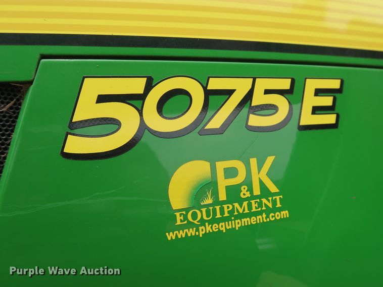 image for item DG4094 2017 John Deere 5075E MFWD tractor