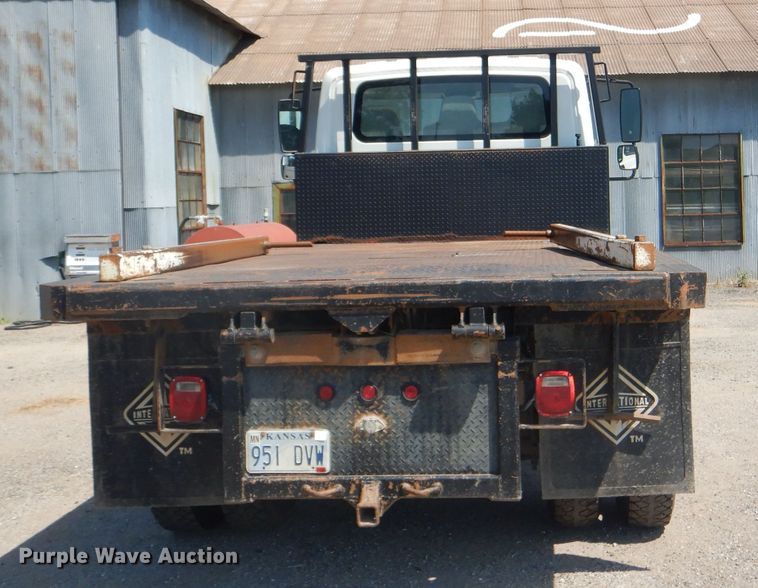 image for item DG4789 2007 International 4200 flatbed truck