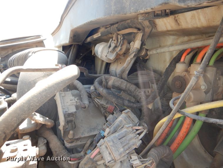 image for item DG4789 2007 International 4200 flatbed truck