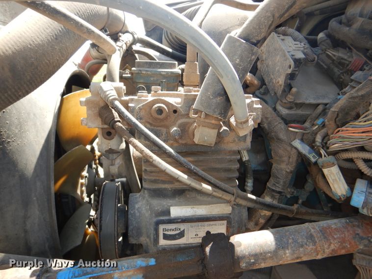 image for item DG4789 2007 International 4200 flatbed truck