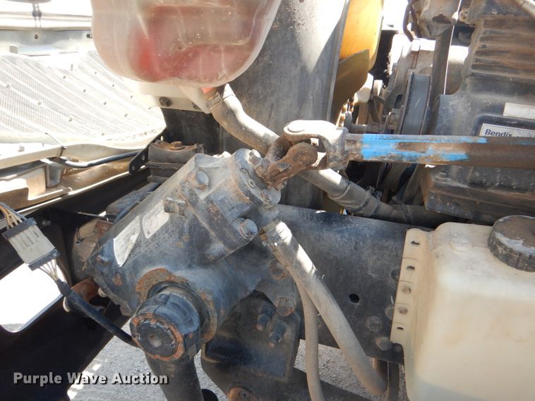 image for item DG4789 2007 International 4200 flatbed truck