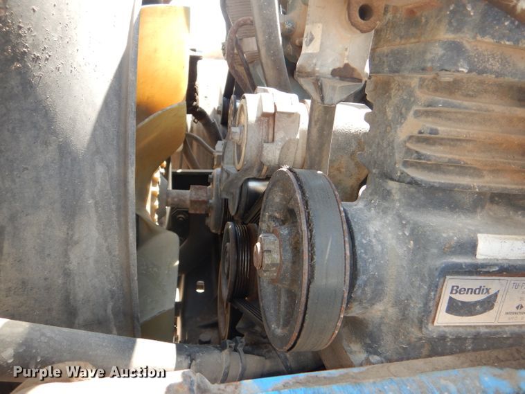 image for item DG4789 2007 International 4200 flatbed truck