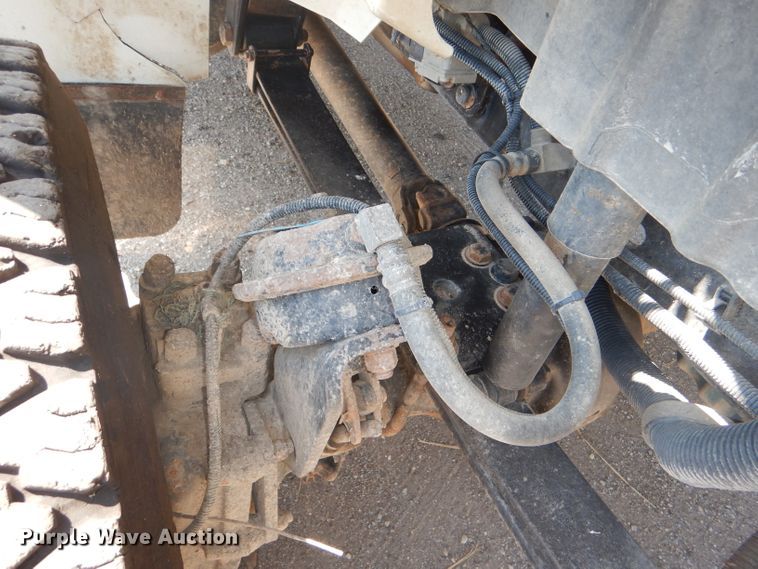 image for item DG4789 2007 International 4200 flatbed truck