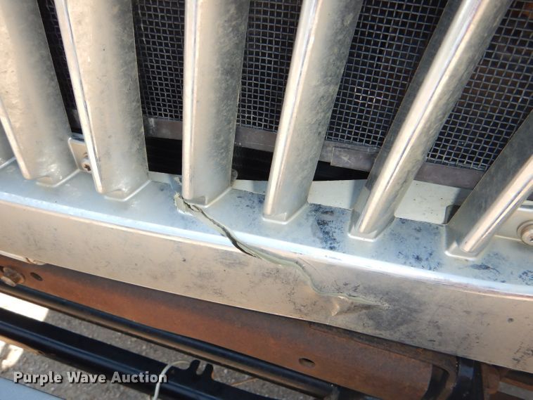 image for item DG4789 2007 International 4200 flatbed truck