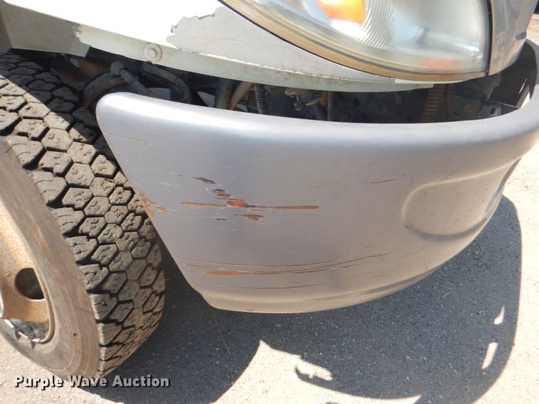 image for item DG4789 2007 International 4200 flatbed truck