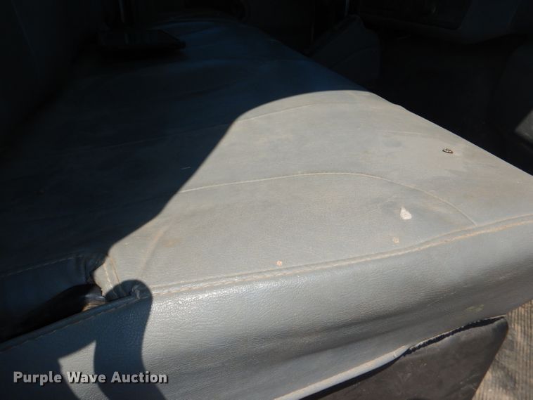 image for item DG4789 2007 International 4200 flatbed truck