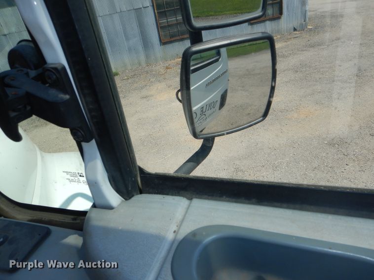 image for item DG4789 2007 International 4200 flatbed truck