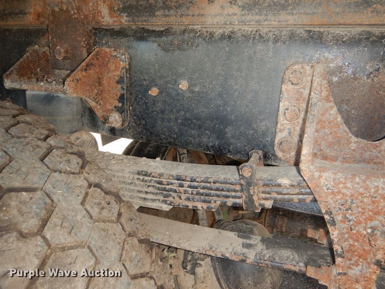 image for item DG4789 2007 International 4200 flatbed truck