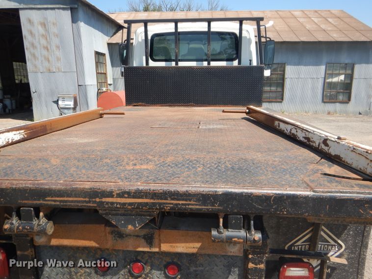 image for item DG4789 2007 International 4200 flatbed truck