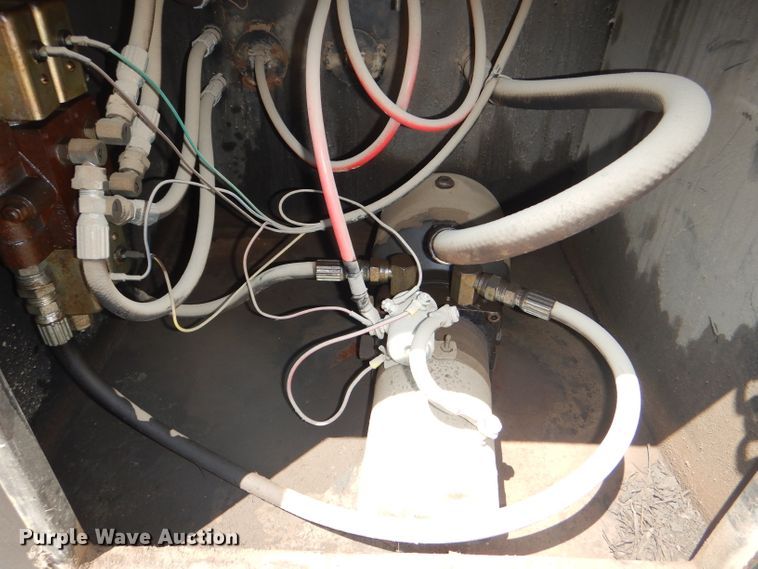 image for item DG4789 2007 International 4200 flatbed truck