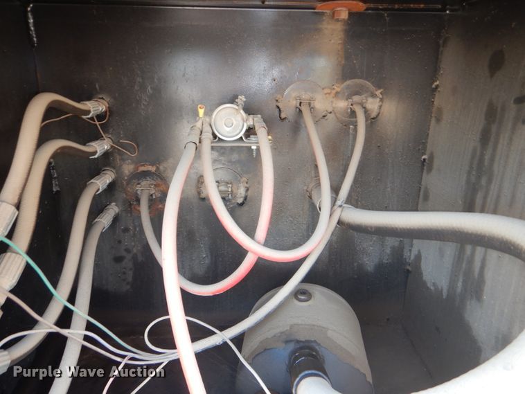 image for item DG4789 2007 International 4200 flatbed truck