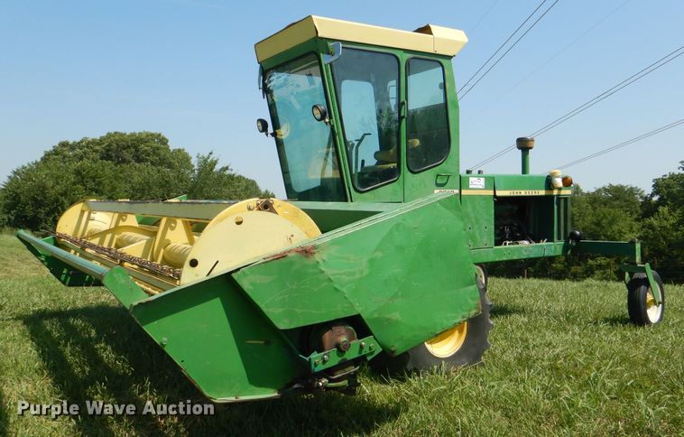 image for item DG4820 1975 John Deere 2250 windrower