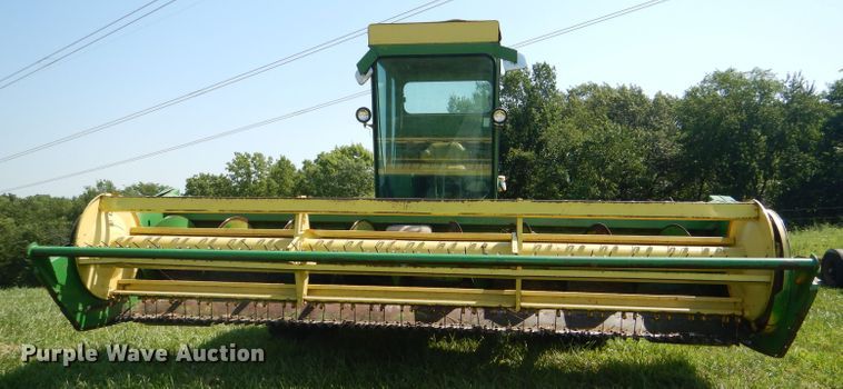 image for item DG4820 1975 John Deere 2250 windrower