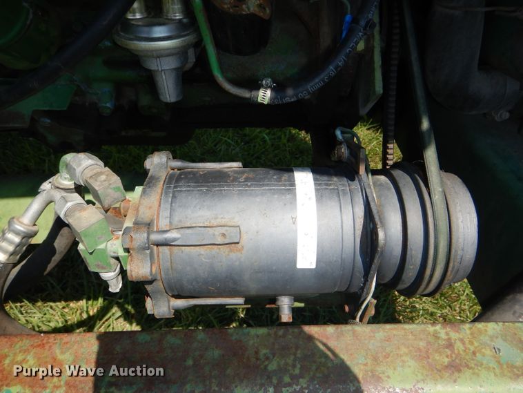 image for item DG4820 1975 John Deere 2250 windrower