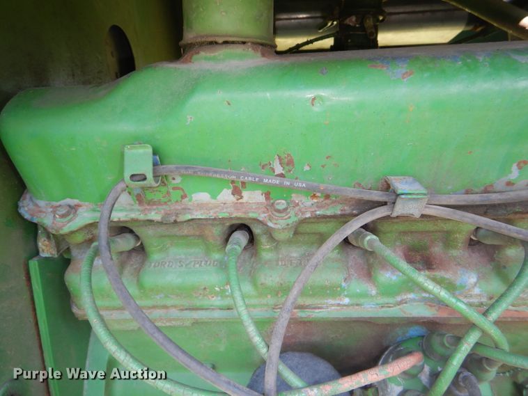 image for item DG4820 1975 John Deere 2250 windrower
