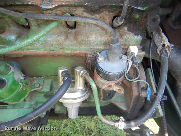 image for item DG4820 1975 John Deere 2250 windrower