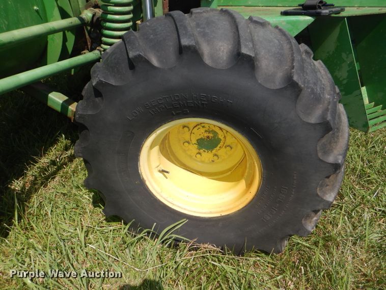 image for item DG4820 1975 John Deere 2250 windrower