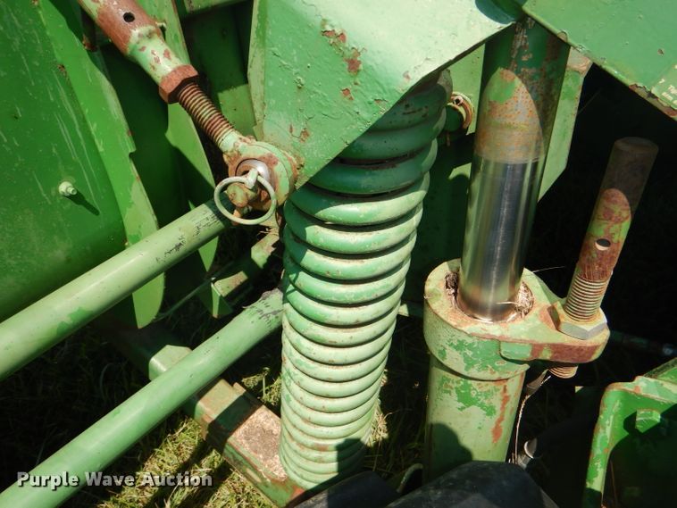 image for item DG4820 1975 John Deere 2250 windrower