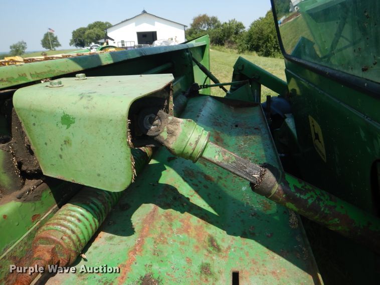 image for item DG4820 1975 John Deere 2250 windrower