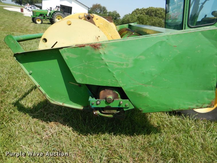 image for item DG4820 1975 John Deere 2250 windrower